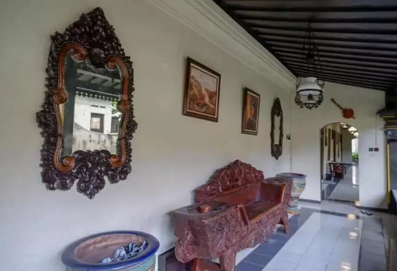 ホテル Cakra Homestay Solo Mitra Reddoorz