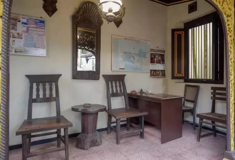 ホテル Cakra Homestay Solo Mitra Reddoorz