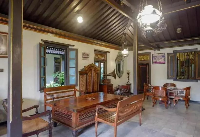 ホテル Cakra Homestay Solo Mitra Reddoorz