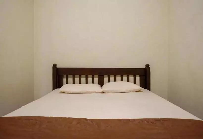 ホテル Cakra Homestay Solo Mitra Reddoorz
