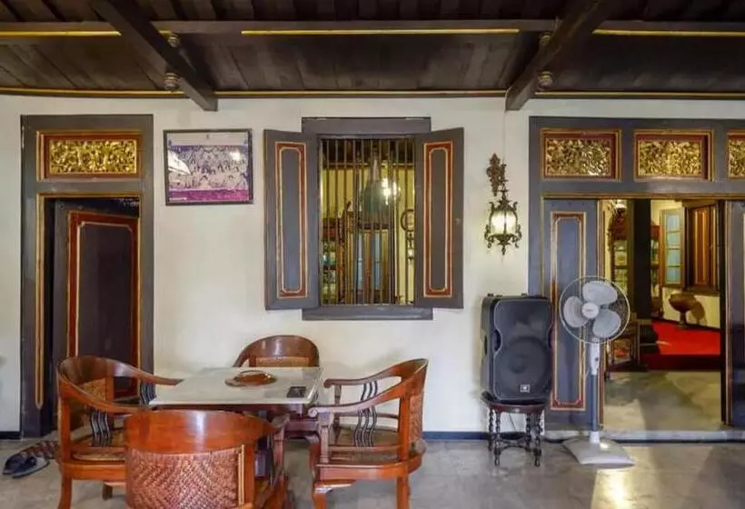 ホテル Cakra Homestay Solo Mitra Reddoorz
