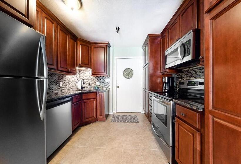 هتل Elkhorn Angani 54