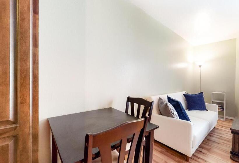 هتل Elkhorn Angani 54