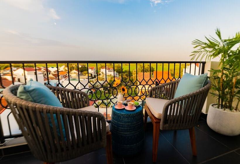 هتل Hoi An Merrily De Art