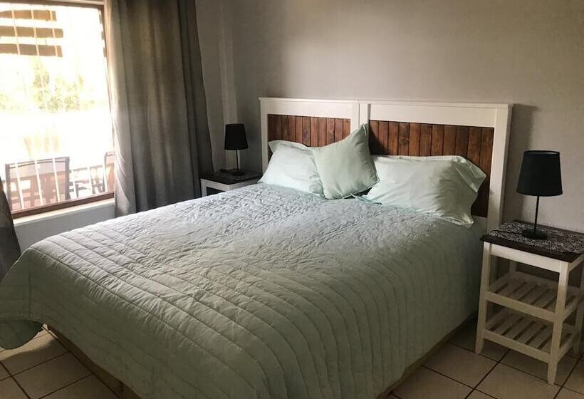 هتل Selati At Sea