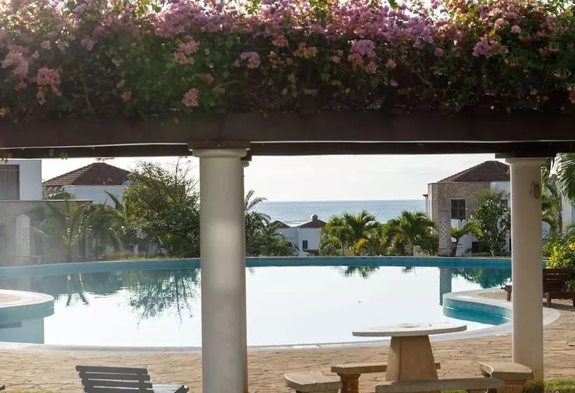 هتل Sultan Palace Kikambala