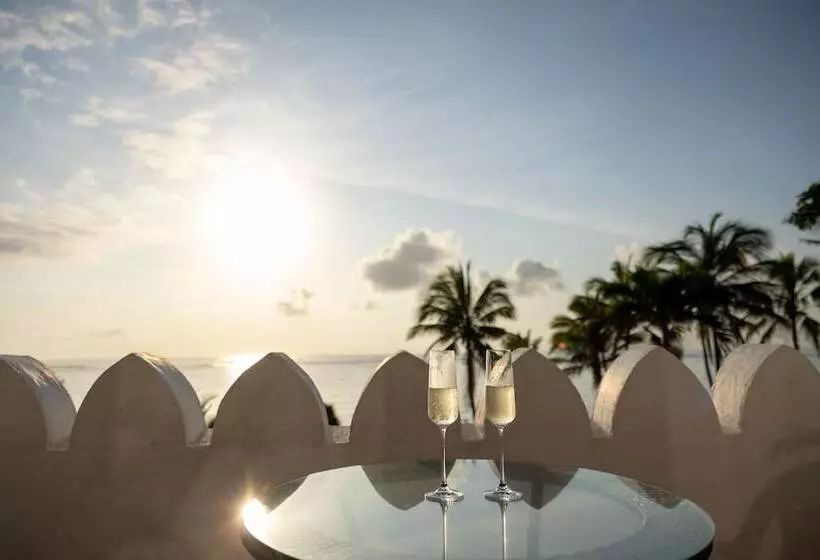 هتل Sultan Palace Kikambala