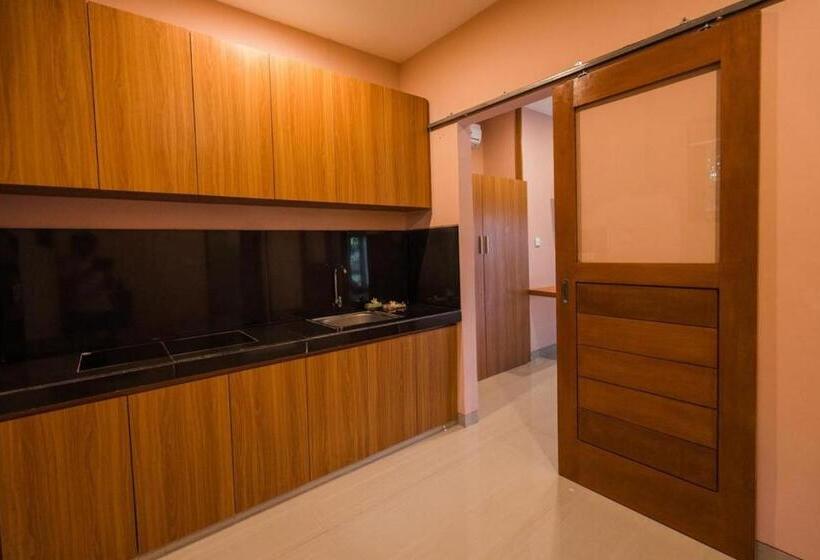 Отель Ariana Beach Resort Amed Bali