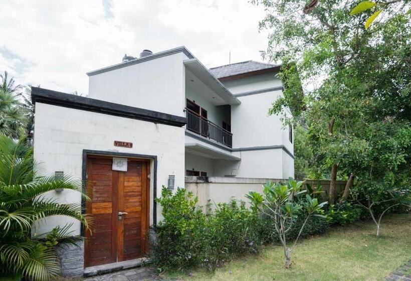 Отель Ariana Beach Resort Amed Bali