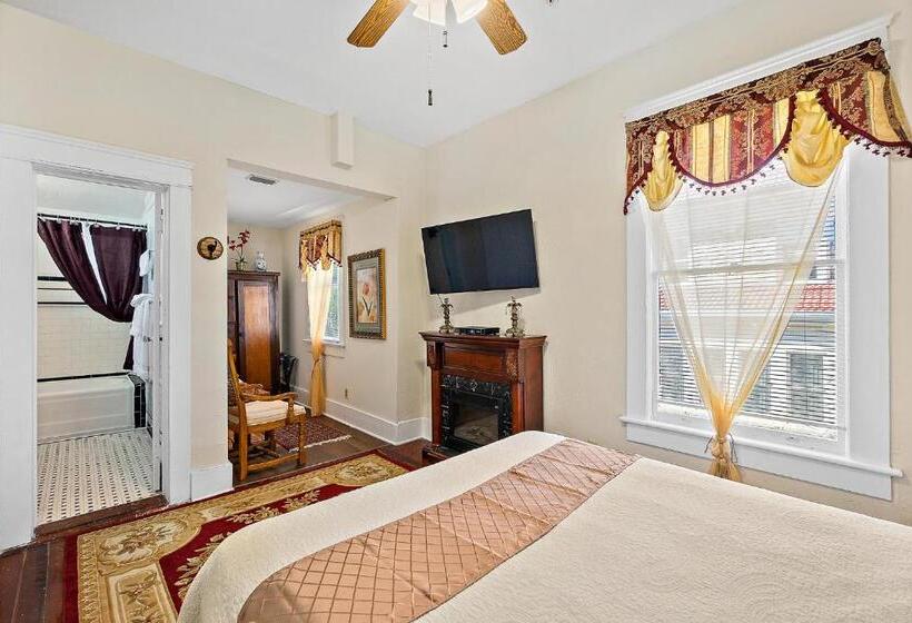 فندق Golden Magnolia Marina Resort