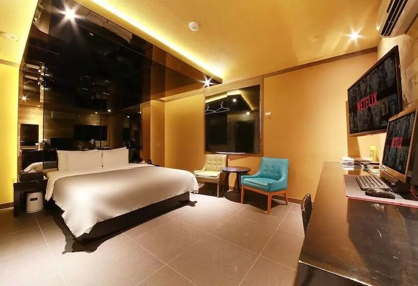 Hotelli Ilsan  Rateuri