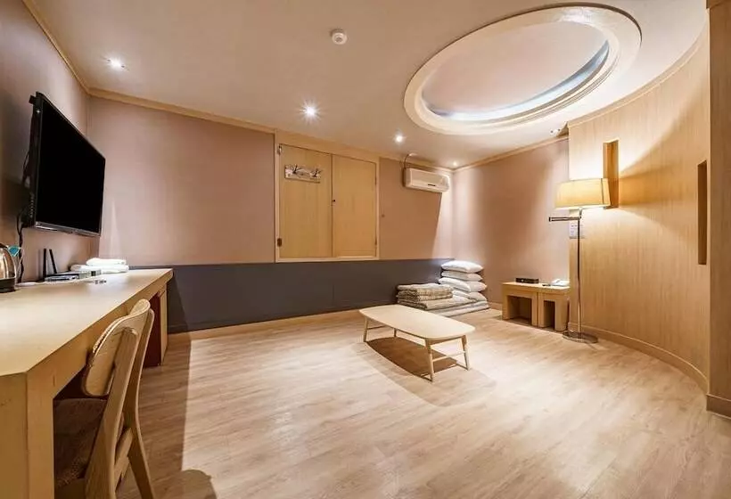 Hotelli Ilsan  Rateuri