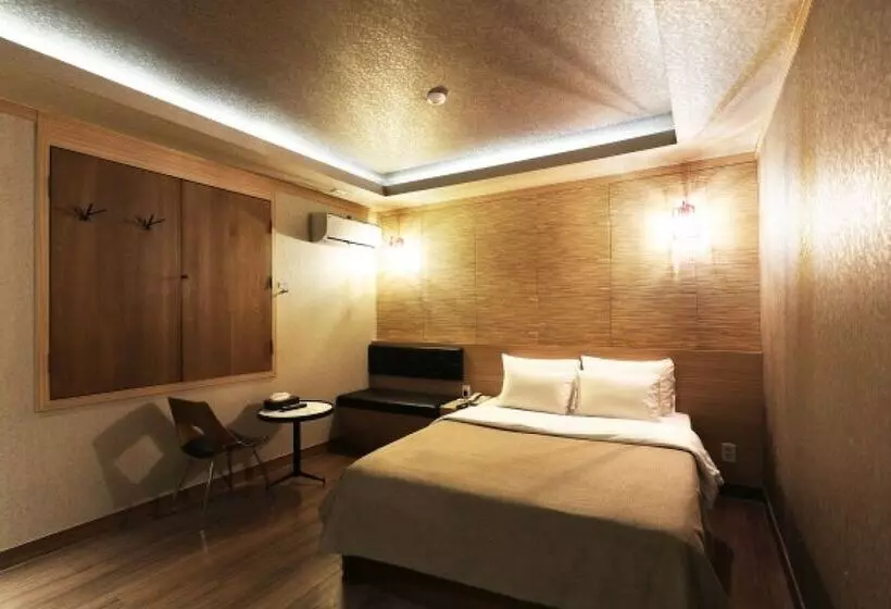 Hotelli Ilsan  Rateuri