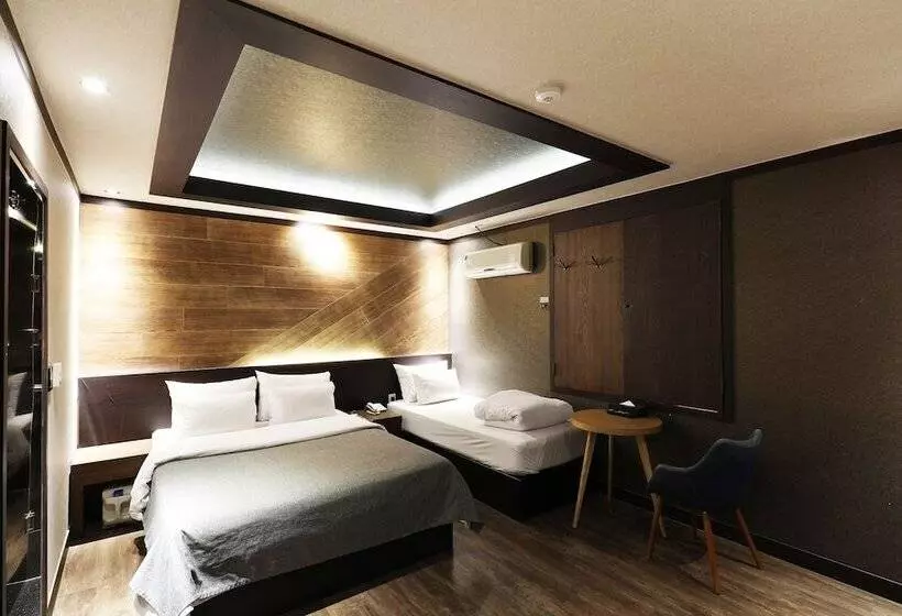 Hotelli Ilsan  Rateuri