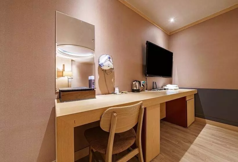 Hotelli Ilsan  Rateuri