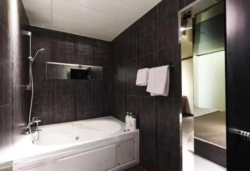 Hotelli Ilsan  Rateuri