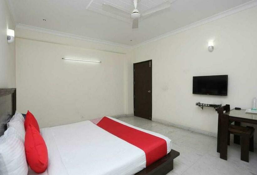 Hotel Oyo 70040 Star