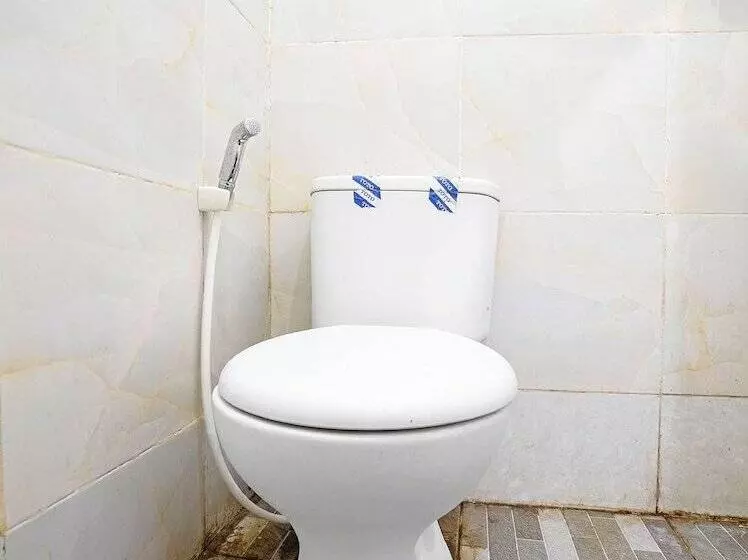 Hotelli Oyo 91670 Mannsur Homestay Syariah