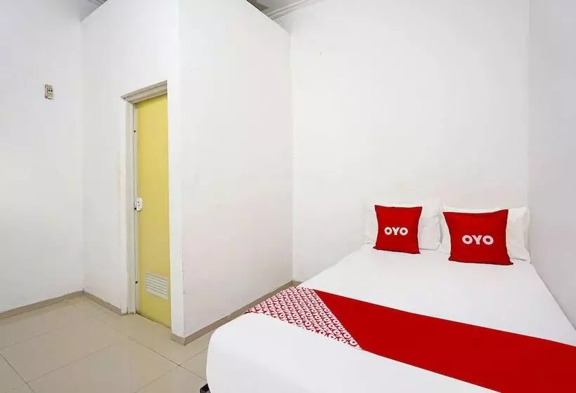 Hotelli Oyo 91670 Mannsur Homestay Syariah