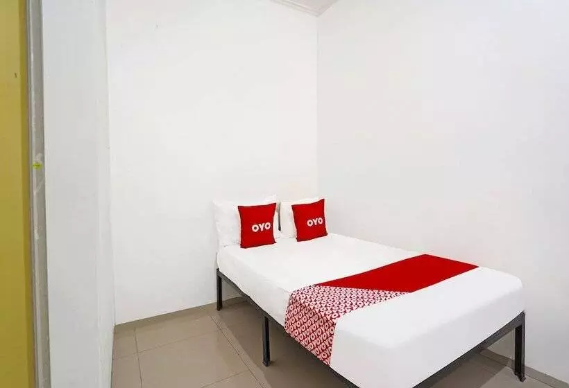 Hotelli Oyo 91670 Mannsur Homestay Syariah