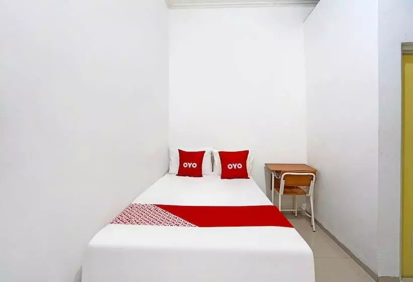 Hotelli Oyo 91670 Mannsur Homestay Syariah