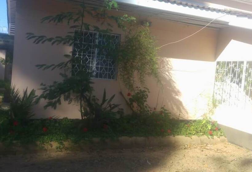 هتل Rose Wood Lounge