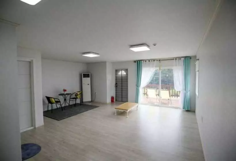 ホテル Seogwipo Atiae Pension