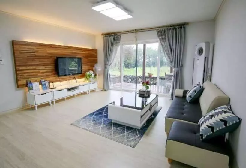 ホテル Seogwipo Atiae Pension