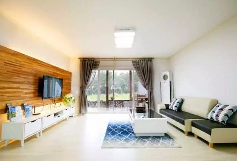 ホテル Seogwipo Atiae Pension
