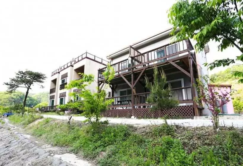 Hotelli Yangpyeong Oettonjip Pension