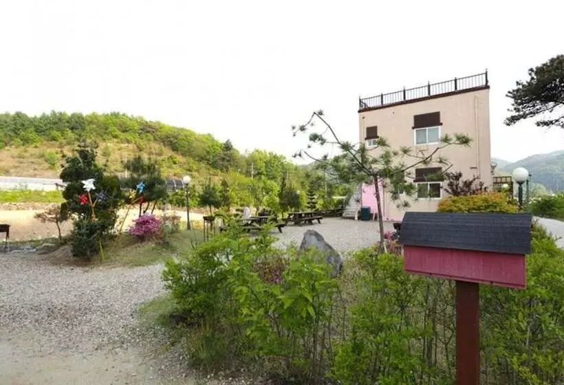Hotelli Yangpyeong Oettonjip Pension