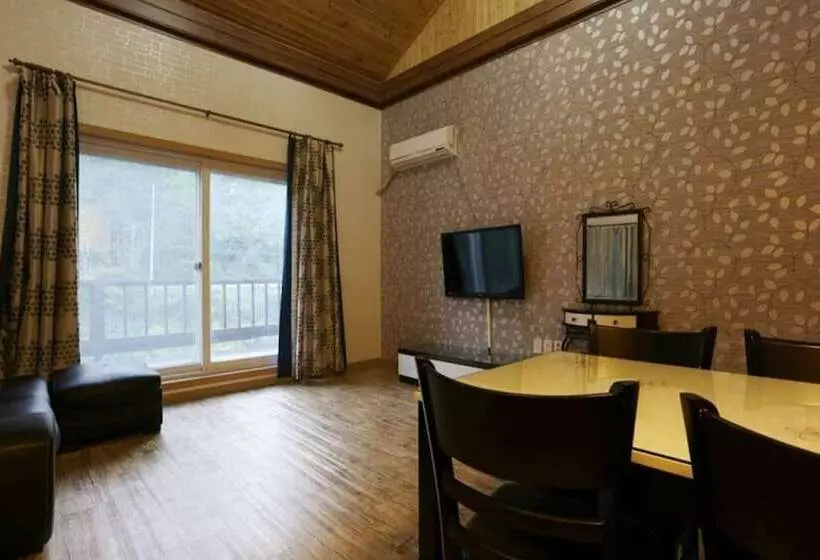 Hotelli Yangpyeong Oettonjip Pension