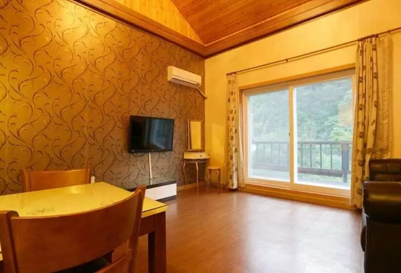 Hotelli Yangpyeong Oettonjip Pension