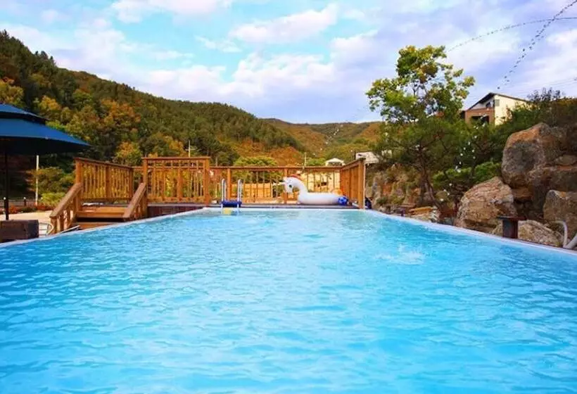 هتل Yangpyeong Rosedale Pension