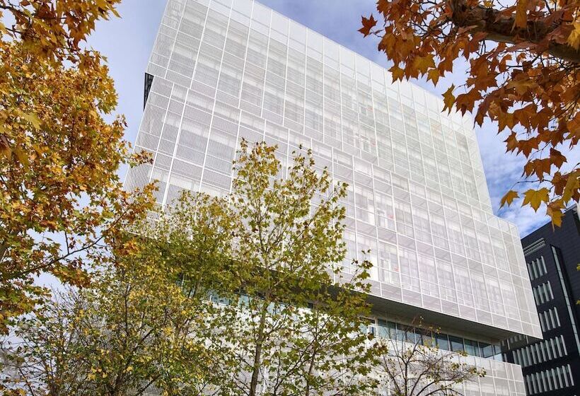 هتل Zleep Madrid Airport