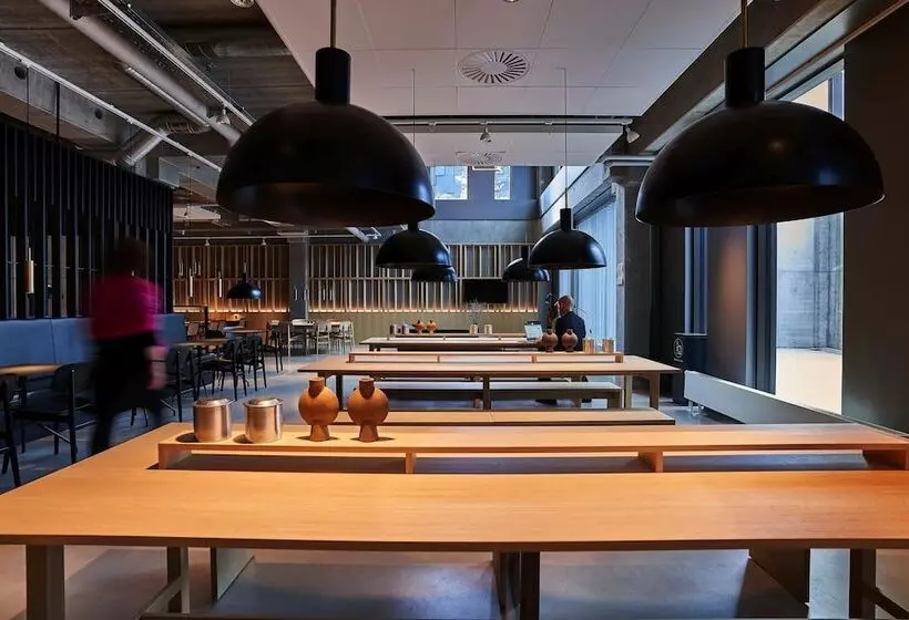 هتل Zleep Madrid Airport