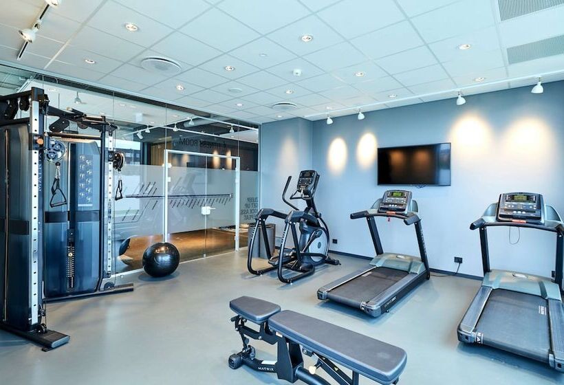 هتل Zleep Madrid Airport