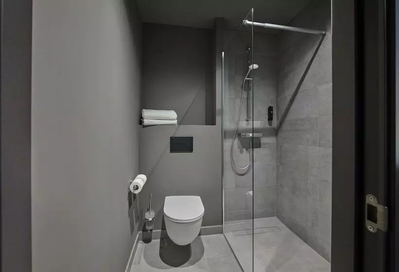 هتل Zleep Madrid Airport