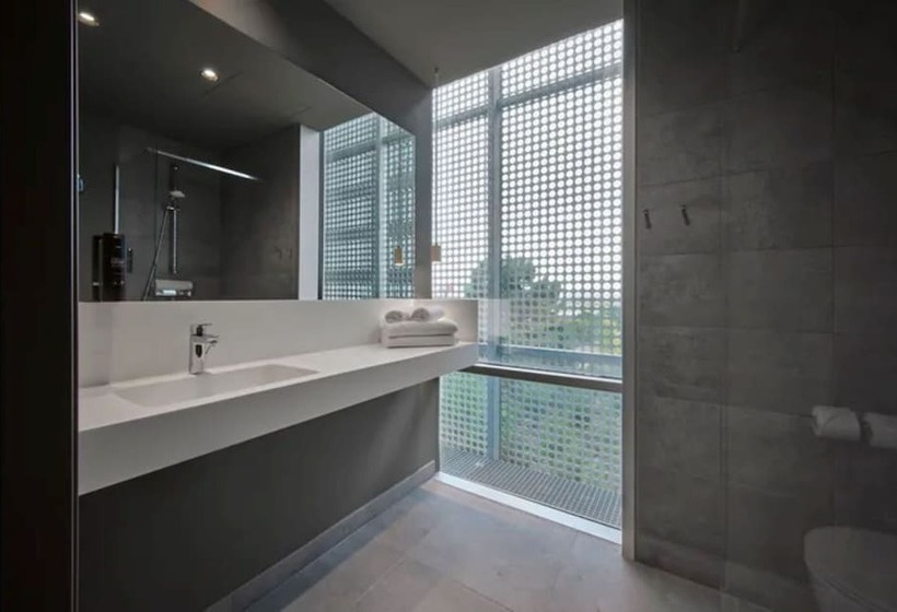 هتل Zleep Madrid Airport