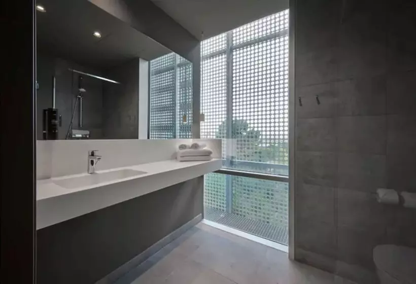 هتل Zleep Madrid Airport