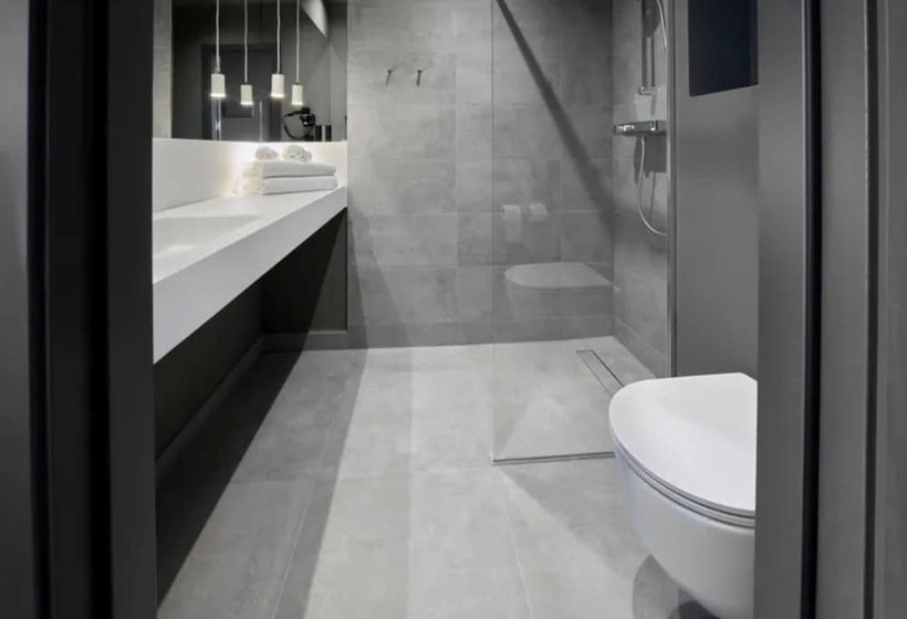 هتل Zleep Madrid Airport