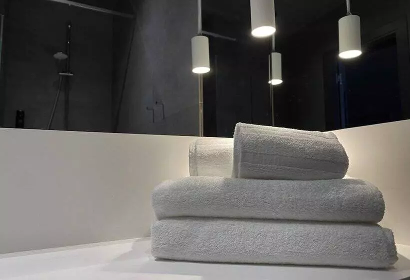 هتل Zleep Madrid Airport