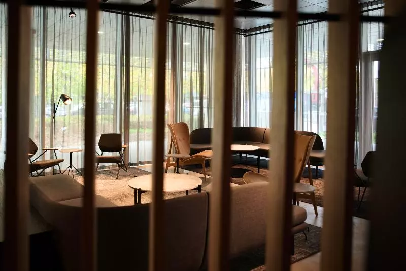 هتل Zleep Madrid Airport