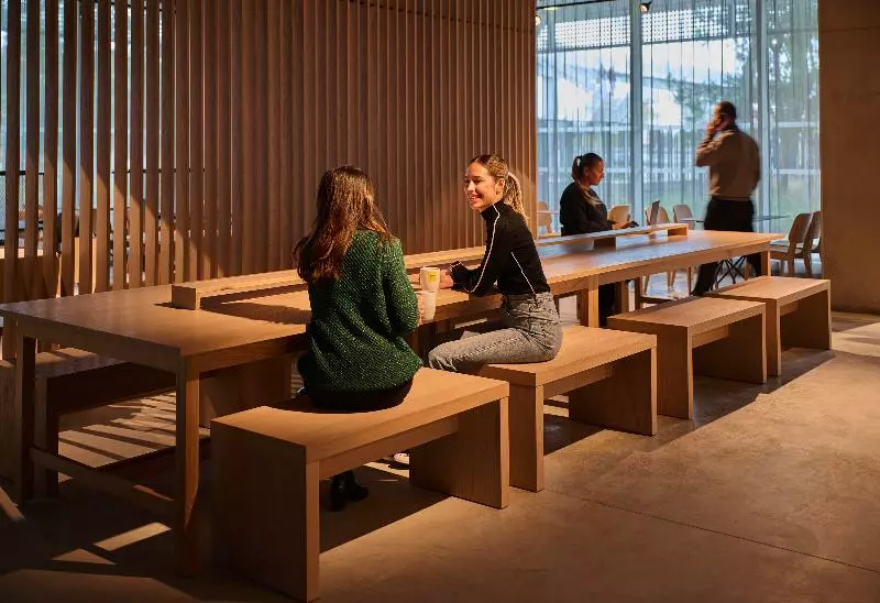 هتل Zleep Madrid Airport