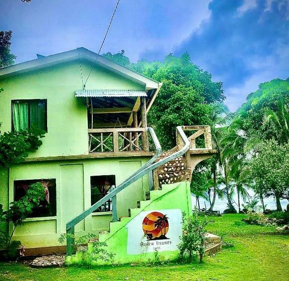 پانسیون Coral View Hostel