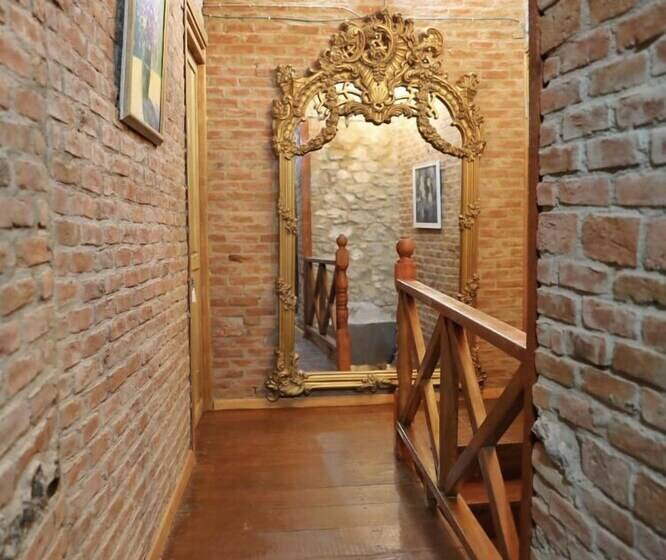 Chez Melo Tas Konak Otel