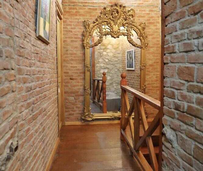 Chez Melo Tas Konak Otel