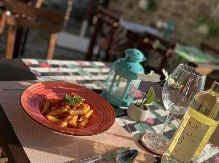 Chez Melo Tas Konak Otel