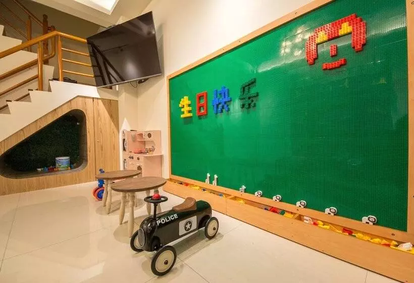 هتل Child House