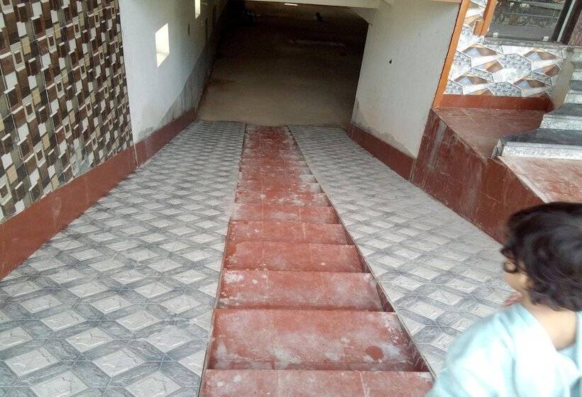 בית מלון כפרי Dhanraj Residency